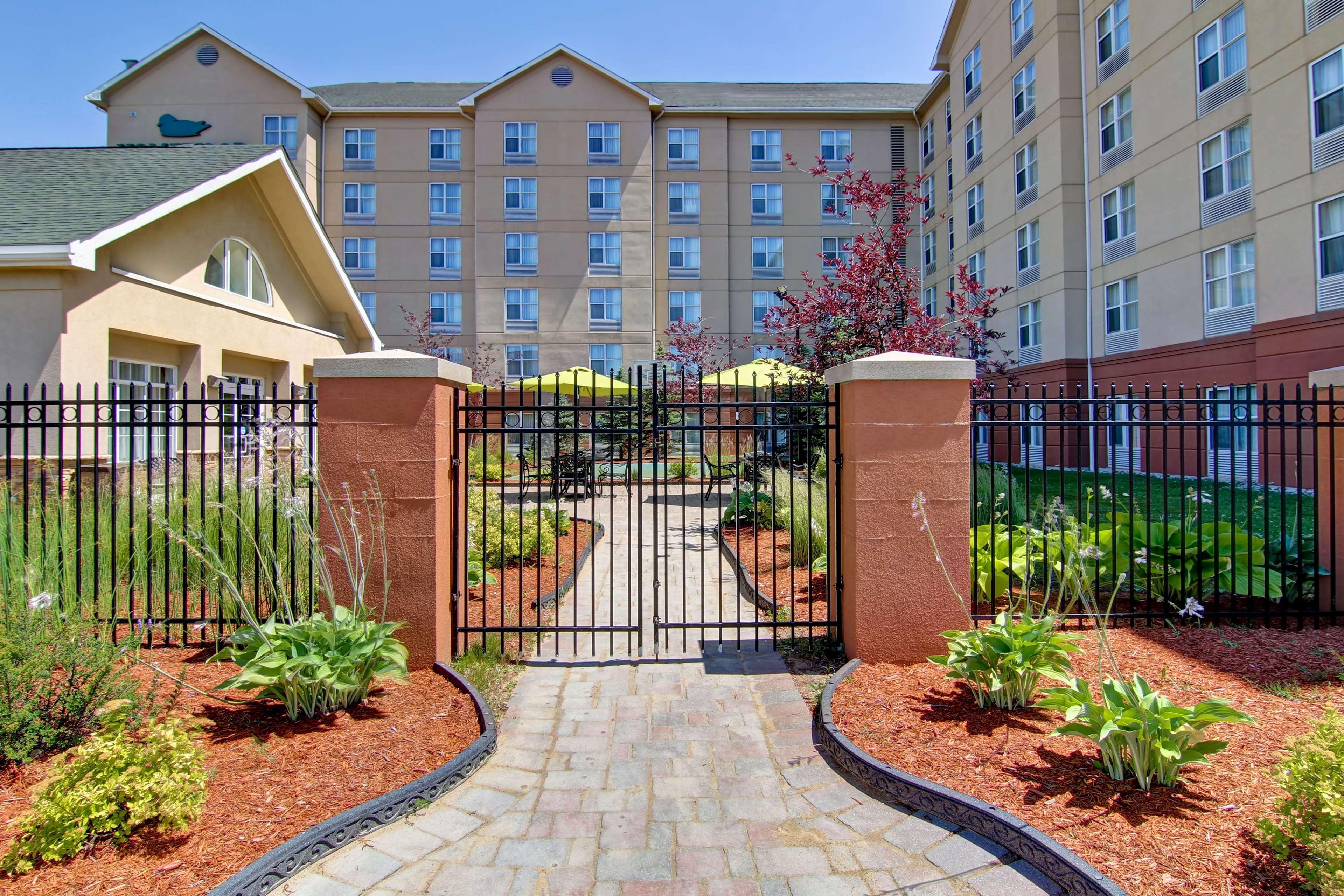 Homewood Suites By Hilton Toronto Mississauga Eksteriør billede